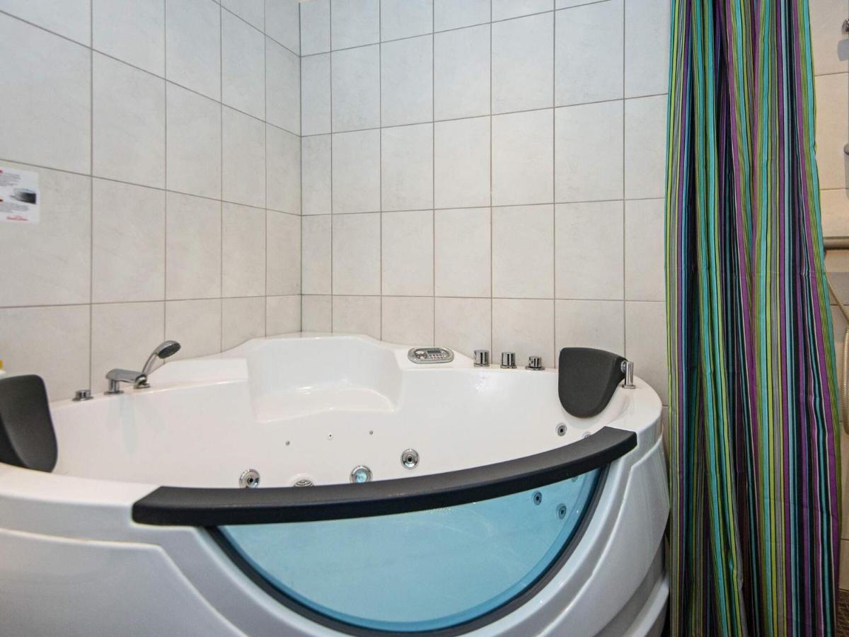 8 Person Holiday Home In R M Bolilmark Eksteriør bilde